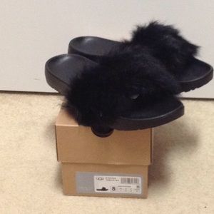 NWT Ugg 8m Royale fur slide